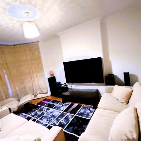Edwardian 4 Bedrooms With 4 Bathrooms Townhouse, Next To Underground, Accommodates 10 People Лондон Экстерьер фото